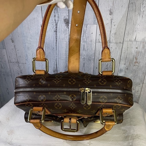 โSOLDโ LOUIS VUITTON manhattan in monogram - Picture 10 of 17